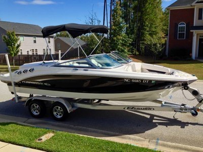 Immaculate 2012 Chaparral 206 SSI Wide Tech, Garage Kept, Only 146 Hrs