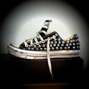 converse con borchie basse converse con borchie basse