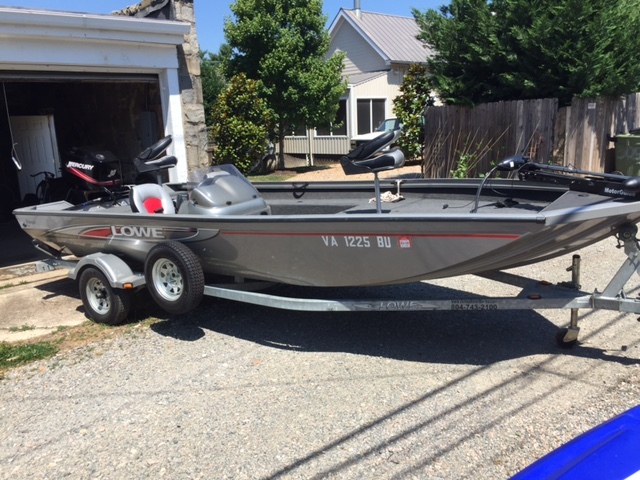 Lowe stringer 195 19' aluminum bass boat 90 HP Mercury Motorguide 24 volt 2010