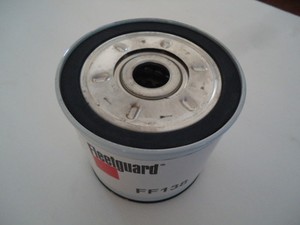 NEW-Secondary-Fuel-Filter-Case-Diesel-1740-430-470-530-570 ... vintage tractor parts fuel filter 