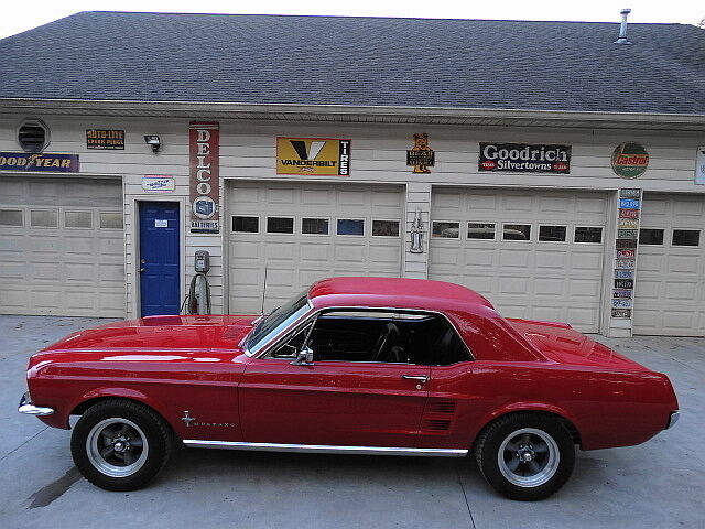 Image 1 of Ford: Mustang Red 7R01A220629