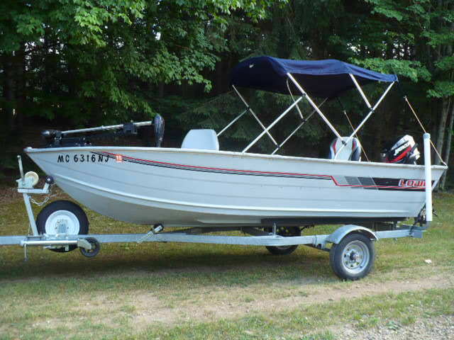 Custom Built 14.5' Lowe Aluminum Boat & 2001 25hp Mercury & 2010 Genesis Trailer