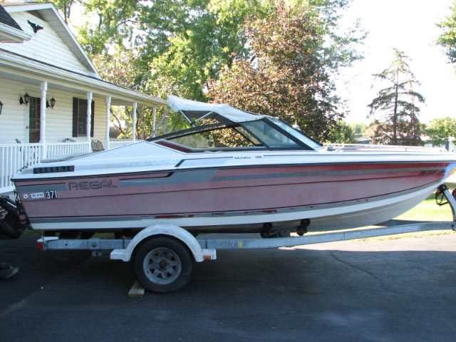 1989 Regal Medallion LX 17'10" Bowrider & Trailer - Pennsylvania