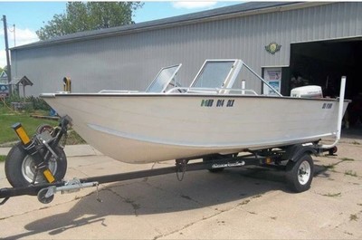 1983 17' Sea Nymph boat & shorelander trailer
