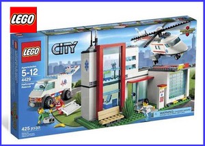 Lego City 4429 on Ebay   Lego City 4429 Helicopter Rescue Hospital Ambulance New Factory