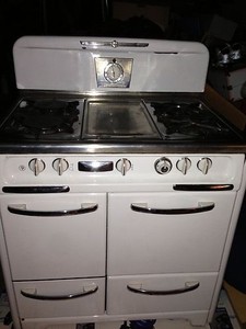STRONG1950/STRONG'S VINTAGE STRONGWEDGEWOOD STOVE/STRONG - TRADITIONAL - KITCHEN