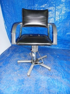 Stuhl Friseur Olymp Friseurstuhl Friseurstuhle Welonda Hairmaster Rollen Neu