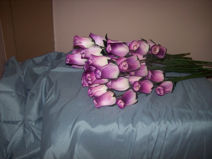 eBay: 4 Dozen Wooden Roses Buds White w\/R