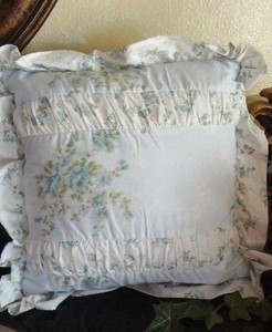 NWT-Simply-Shabby-Chic-Decorative-Square-Bed-Pillow-Blue