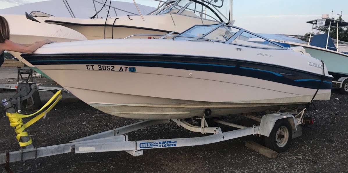 1997 Four Winns Horizon 18' Bowrider & Trailer - Connecticut