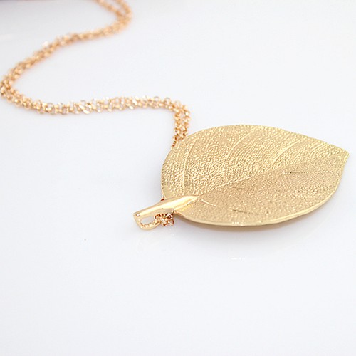 Fashion-Womens-Lucky-Golden-Leaf-Pendant-Necklace-Long-Sweater-Chain-Lady-New-L8