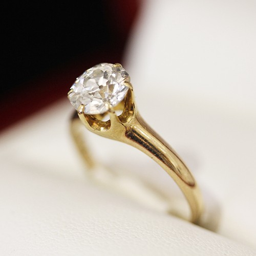 Antique Art Deco Diamond and gold engagement ring, with beautiful 1.40ct diamond