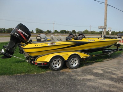 2005 Triton tr21 DCX bass boat must see!