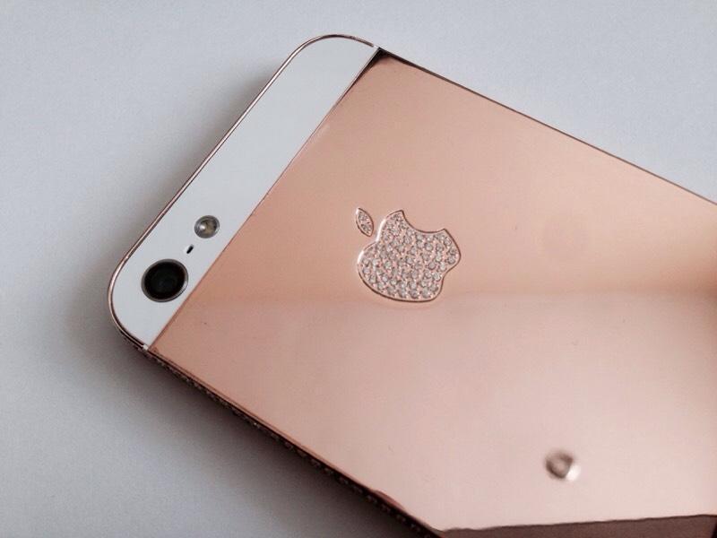 iPhone 5 Rose Gold Swarovski Edition comes boxed with charging cable ...