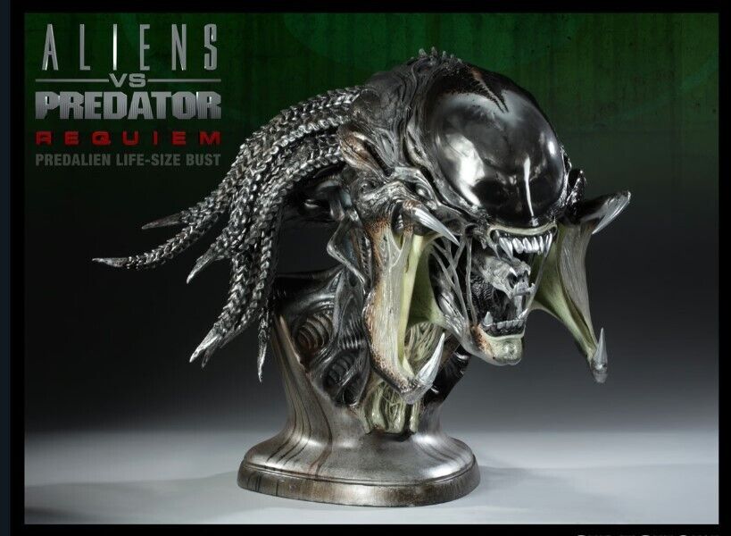 Predalien  1:1 scale Life-Size Bust Alien vs Predator Sideshow Collectibles