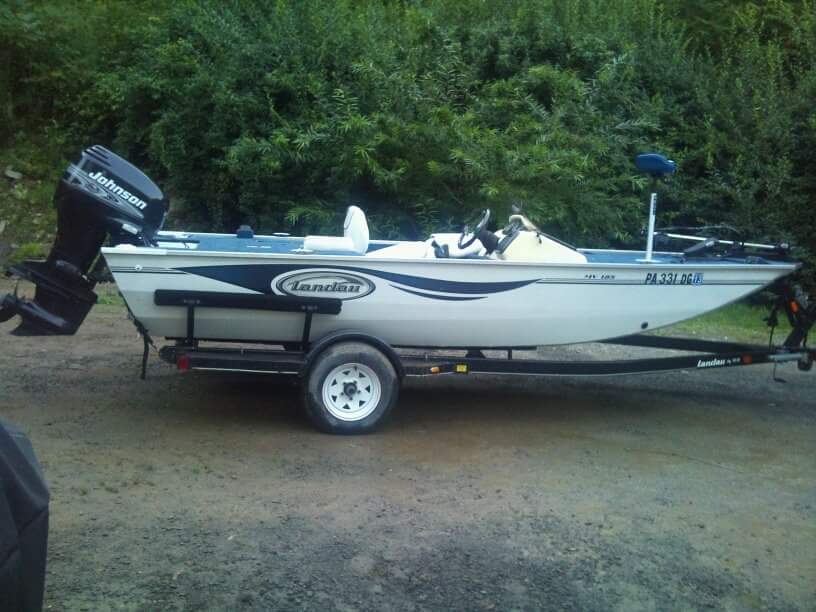 Landau 18 ft bass boat 90 johnson.