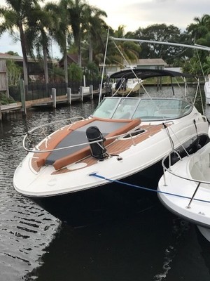 2011 Sea ray 260 Sundancer super clean less than 30 hours! indoor rack stored.