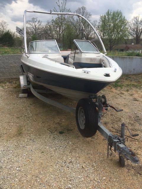 1995 Bayliner 17' Bowrider & Trailer - Missouri