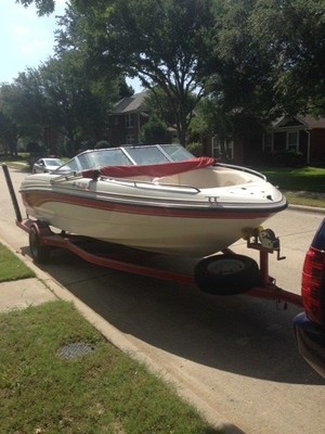 1998 Chapparal Boat 200SSE