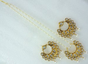 White-Kundan-Pearl-Gold-Tone-Bali-Earrings-MathaTikka-Hair-Accessory ...