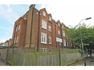 Peterborough Villas - A stunning two bedroom flat in this desirable area of Fulham Fulham Picture 4