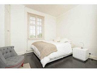 Peterborough Villas - A stunning two bedroom flat in this desirable area of Fulham Fulham Picture 3