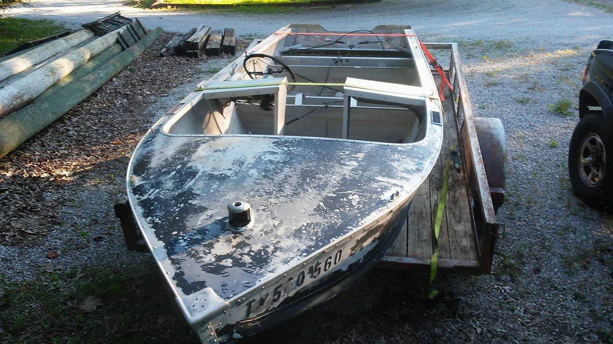 *COOL ALUMINUM BOAT* Closed Bow Run-a-bout from the 1950's Great Project Boat!