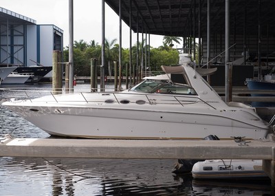 1999 SEARAY SUNDANCER 40FT MANY UPGRADES NEEDS SOME WORK.