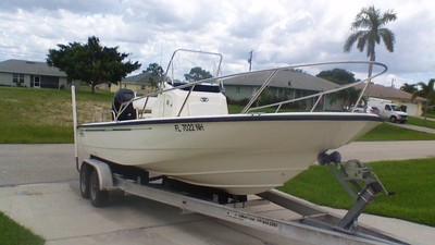 2006 Boston Whaler 220 dauntless, 225 hp Mercury Verado