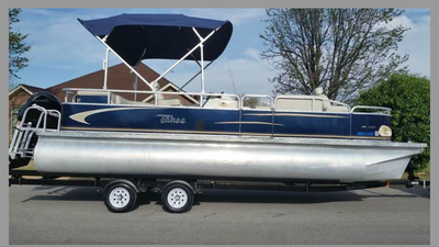 2011 Tahoe Pontoon Boat