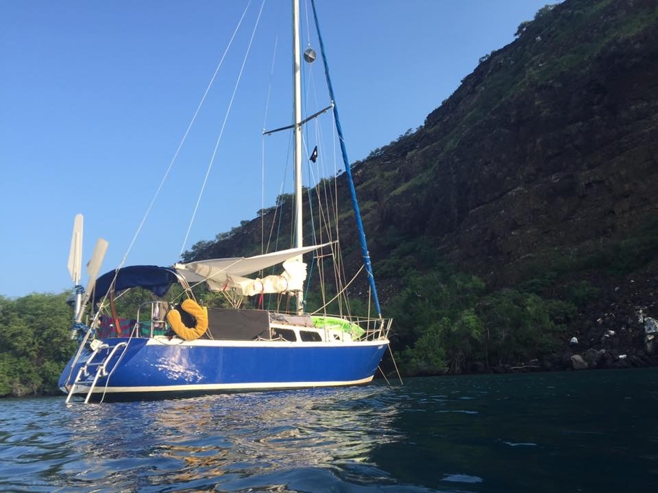 Cal-2 30 racer/cruiser blue water sailboat