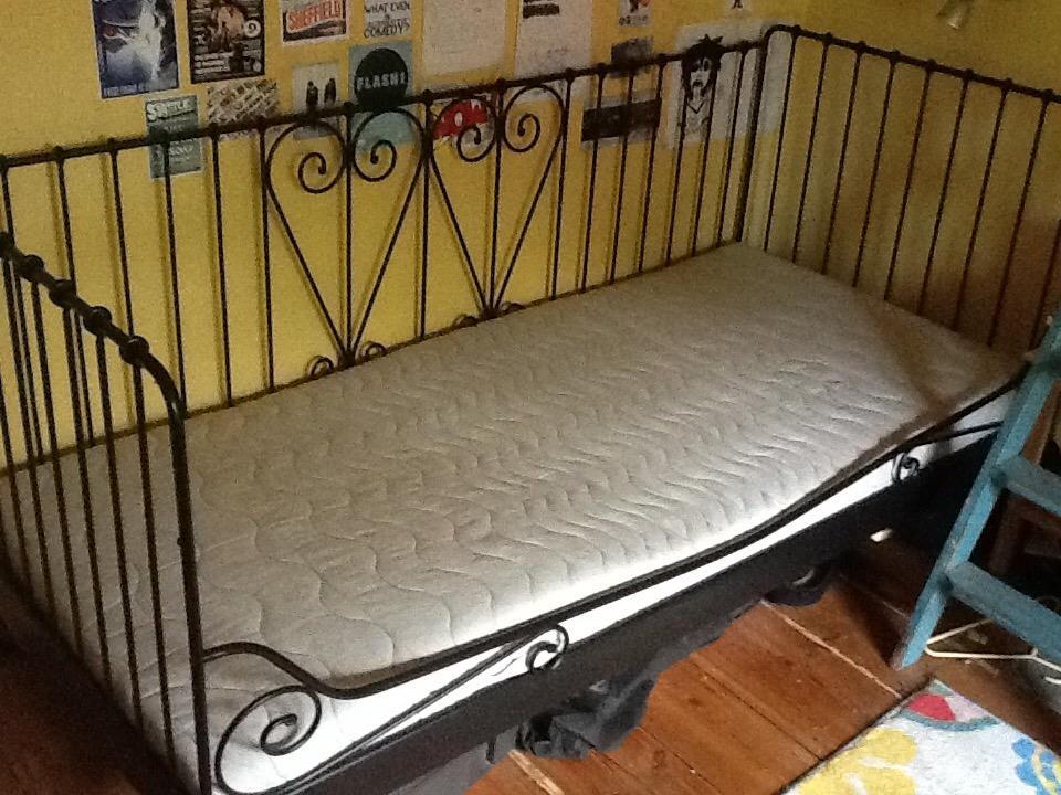 Ikea Single Day Bed x 2 complete with 2 x memory foam mattresses 2 x Ikea Day Bed Gumtree London ~ Ikea Single Day Bed x 2 complete with 2 x memory foam mattresses 2 x