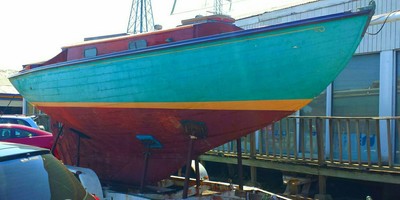 HINCKLEY H-21 28'6"x8' Vintage Antique wooden Sailboat w trailer and diesel eng