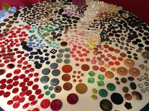 Large Lot Of Vintage Buttons Bakelite, Glass, Celluloid, Metal, Wooden