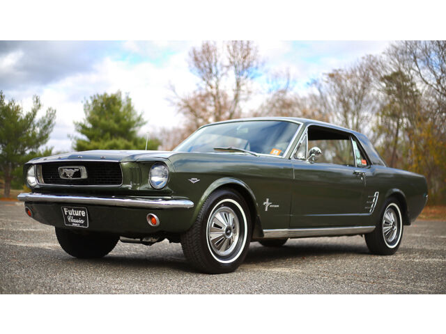 Image 1 of Ford: Mustang Green…