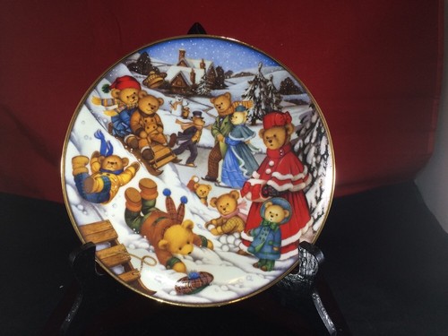 TEDDY BEAR WINTER FROLIC Franklin Mint Heirloom by Carol Lawson
