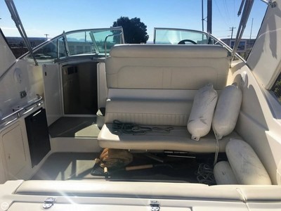 2002 Cruisers Yachts 3275 Express Used