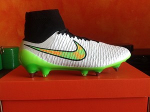 scarpe calcio nike miste