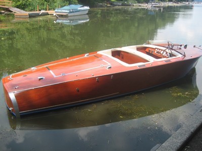 1940 CUSTOM DELUXE CHRIS CRAFT (BARREL-BACK) 20 FOOT RUNABOUT