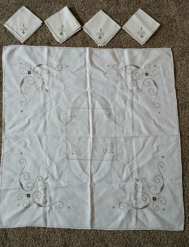 Vintage Embroidered Cotton Centerpiece Table Runner with ...