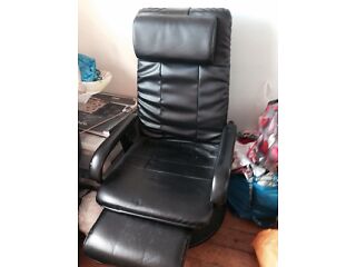 Gone pending collection- black reclining chair free Southside Picture 1