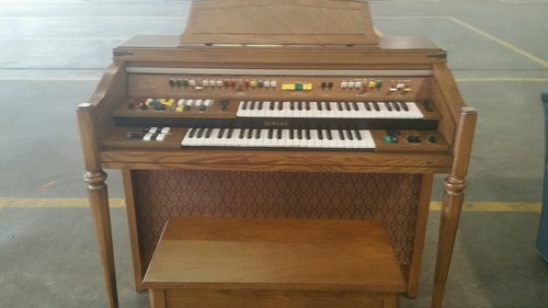 Vintage Yamaha Electone Organ with Bench And Music Books
