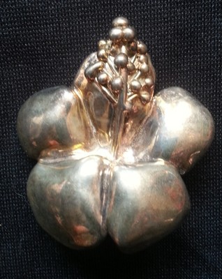 Vintage SIGNED Silver Plate Hibiscus Flower Brooch