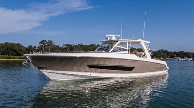 2017 Boston Whaler 420 Outrage