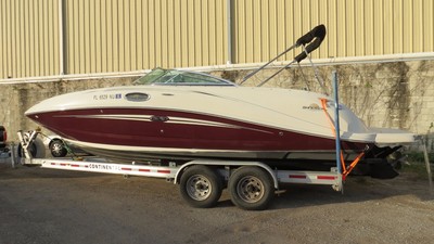 Sea Ray 260 Sundeck 2008, Mercruiser 350 Mag MPI Bravo III deck boat bow rider