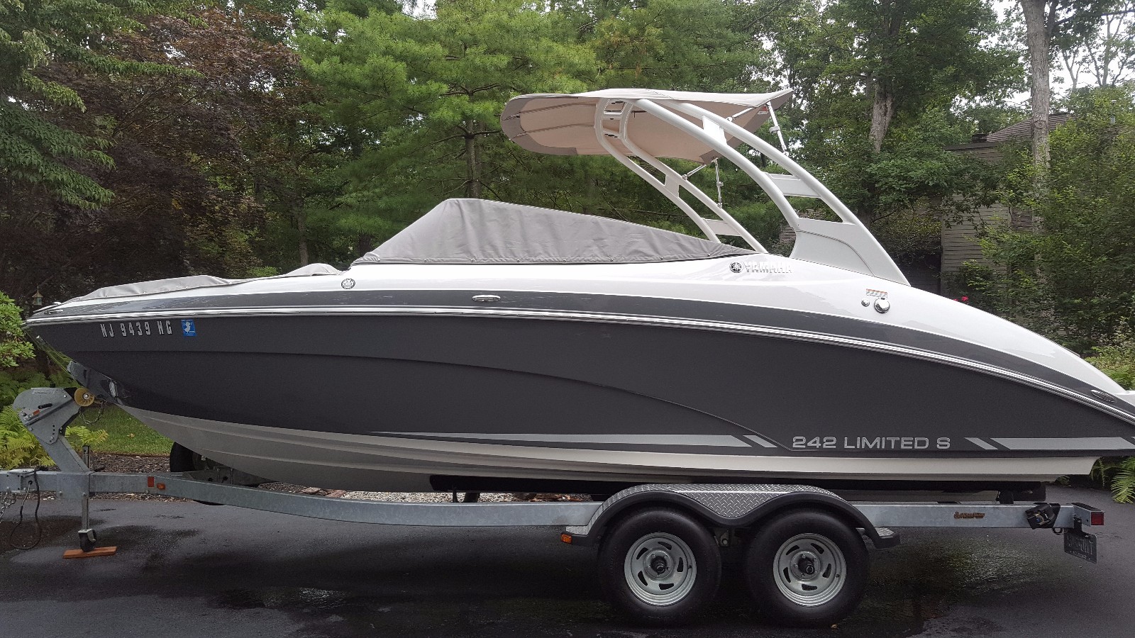 2015 YAMAHA LIMITED S 242 W/GALVANIZED TRAILER