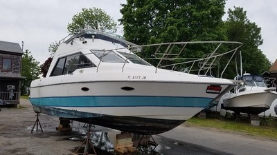 1993 Bayliner 3058 Cierra Command Bridge Motor Yacht twin Mercruiser 5.7's A1 G2