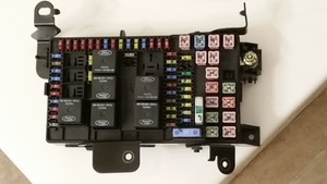 2002 2003 Ford F250 F350 Excursion Super Duty Fuse BOX ... ford f350 super duty fuse box 