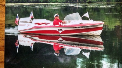 VINTAGE CLASSIC LARSON THUNDERHAWK JR BOAT
