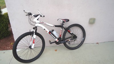 SUPERB Haro Flightline FL One 17" Mountain Bicycle Bike (White)